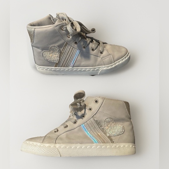 Cupcakes and cashmere girls sneakers size 2 side zipper glitter heart shoes - Picture 1 of 8